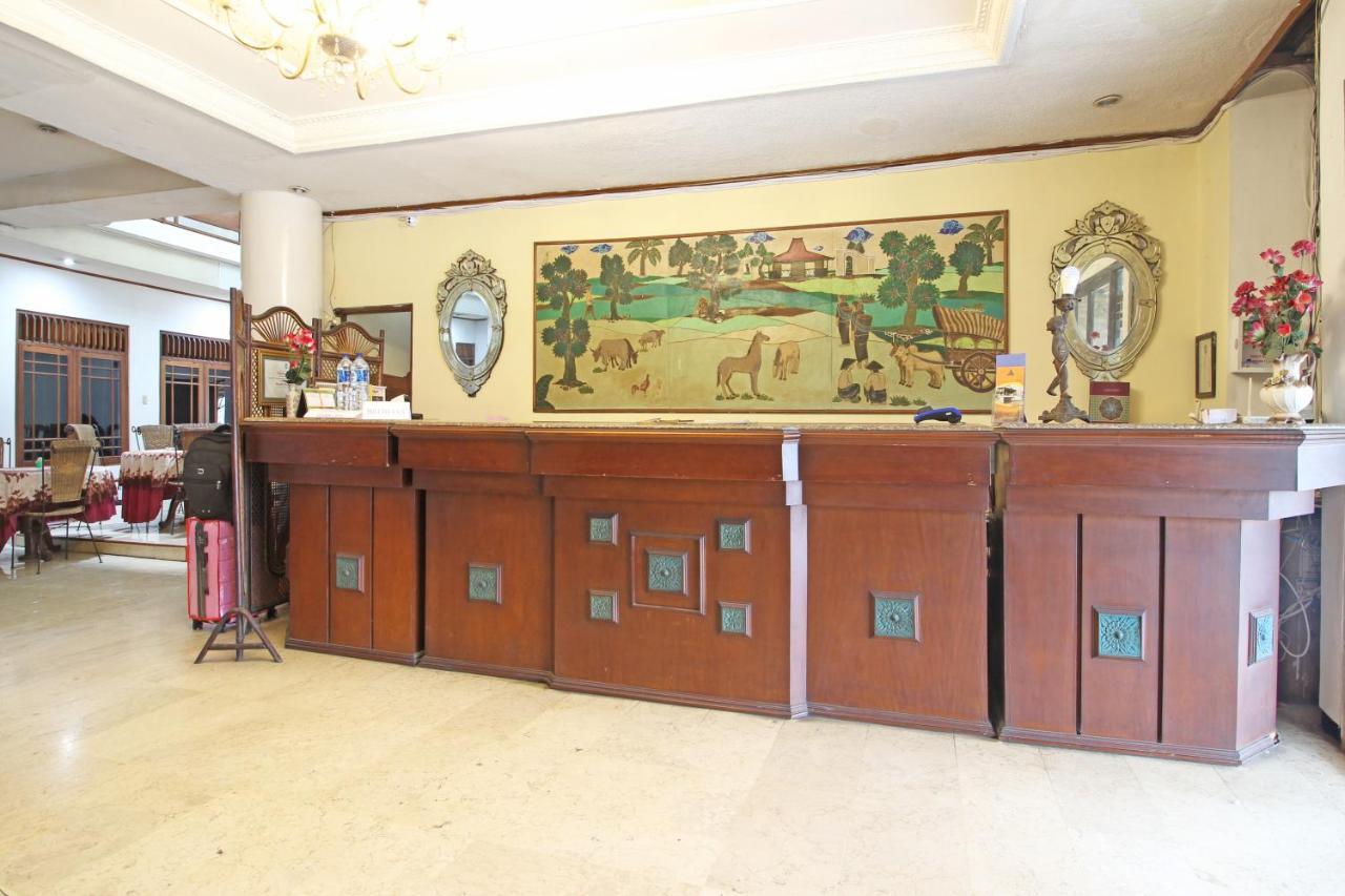 Reddoorz Near Malioboro Tugu Station Jogja Hotel Yogyakarta Exterior photo
