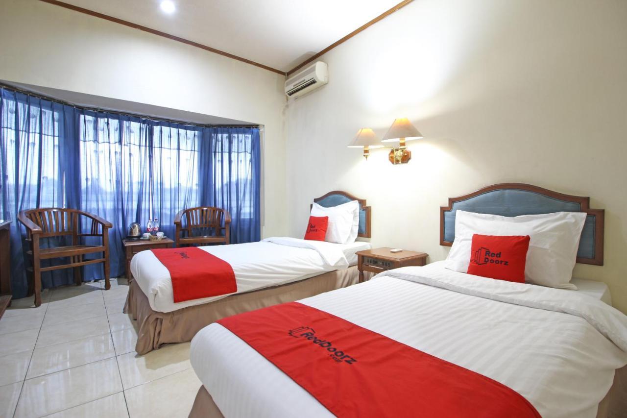 Reddoorz Near Malioboro Tugu Station Jogja Hotel Yogyakarta Exterior photo